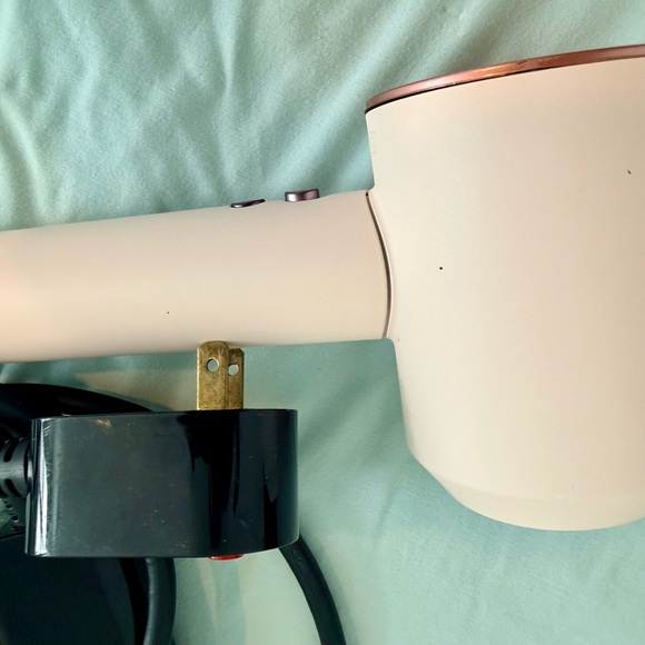 Dyson Hair Tool Set - Black and Pink - Picture 4 of 7